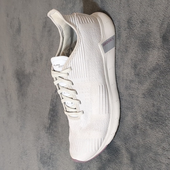 Brooks Pure Beat Running women's Shoes Gray Purple Sz 9 - Picture 1 of 9